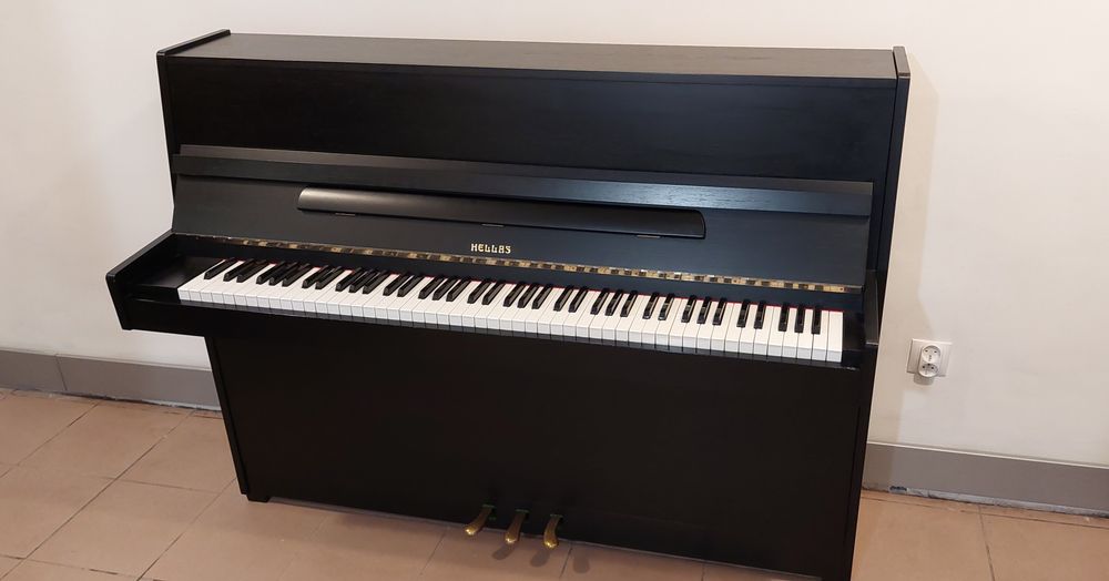 Pianino marki "Hellas"
