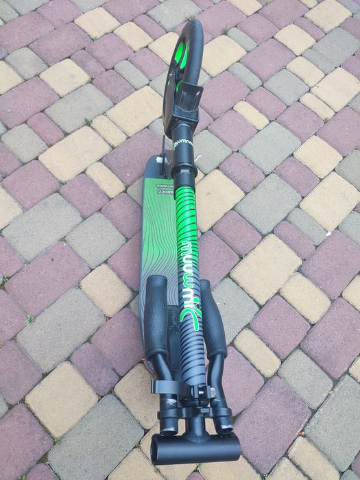 Продам самокат Muuwmi Aluminum Scooter Pro 230