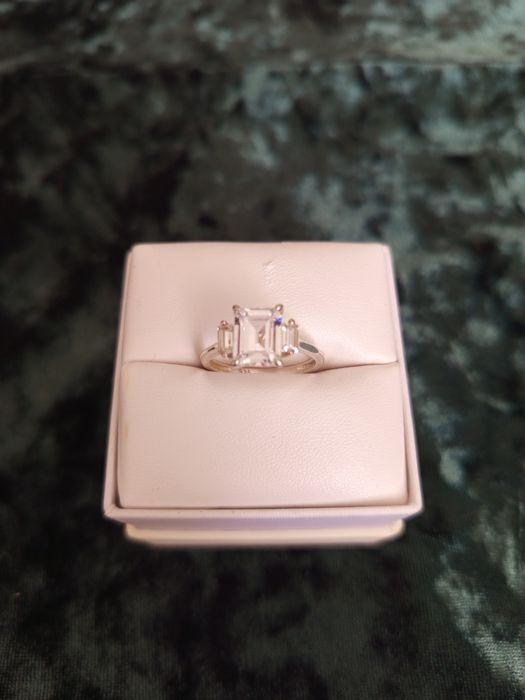 Неймовірна срібна каблучка