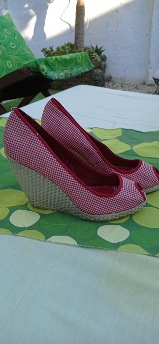 Sapatos da Bershka 38 e Zara 39 ler descrição