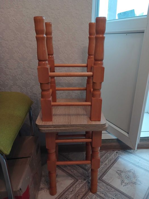 Табуретки 2 штуки 1000 грн