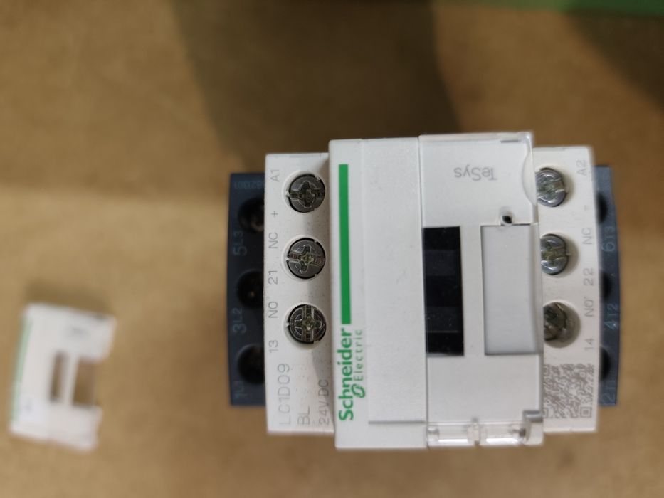Stycznik Schneider Electric LC1D25BD – 25A lub LC1D09BL 1 szt