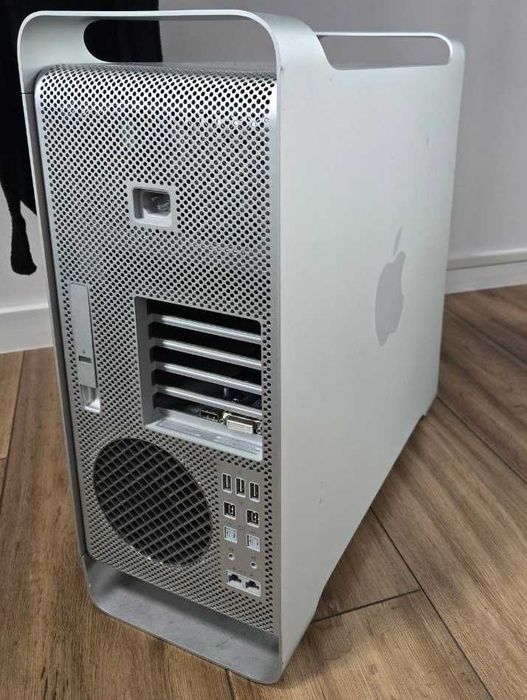 HP Z820 робоча станція, сервер 2011 , z800, lenovo d20, 1366 Xeon