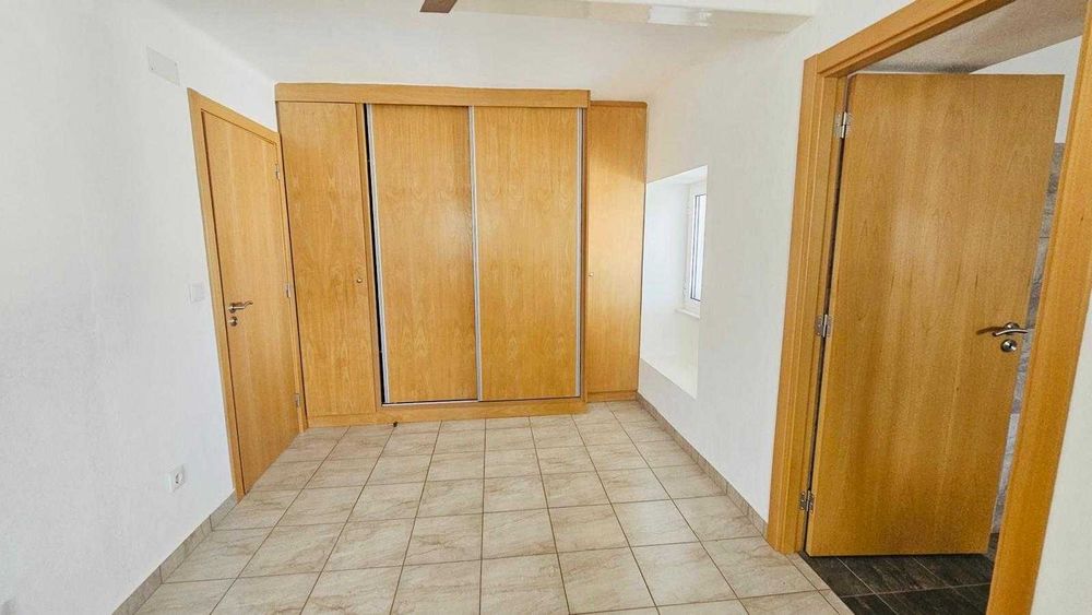 Moradia Totalmente Renovada