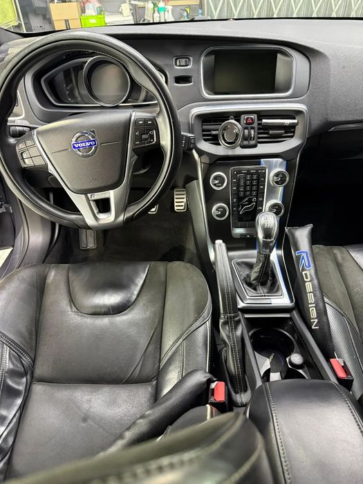 Volvo V40 D2 R Design