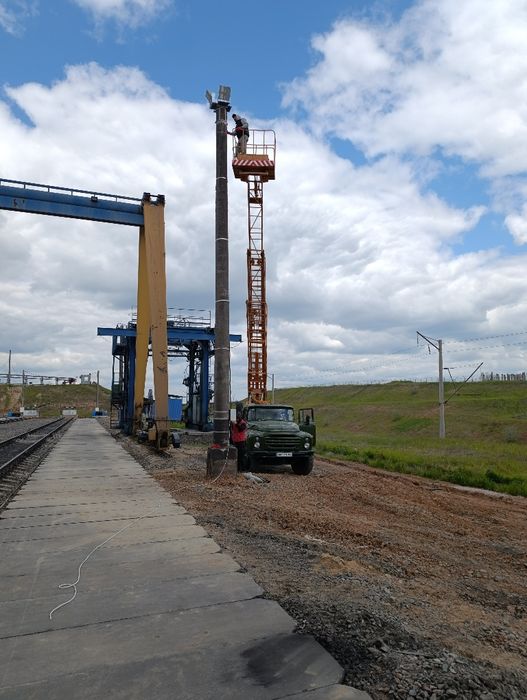 Услуги автовышки АП17, услуги автокрана 16т 21м стрела
