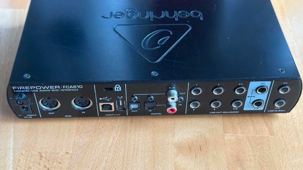 Behringer FCA 610 interface audio muzyczny