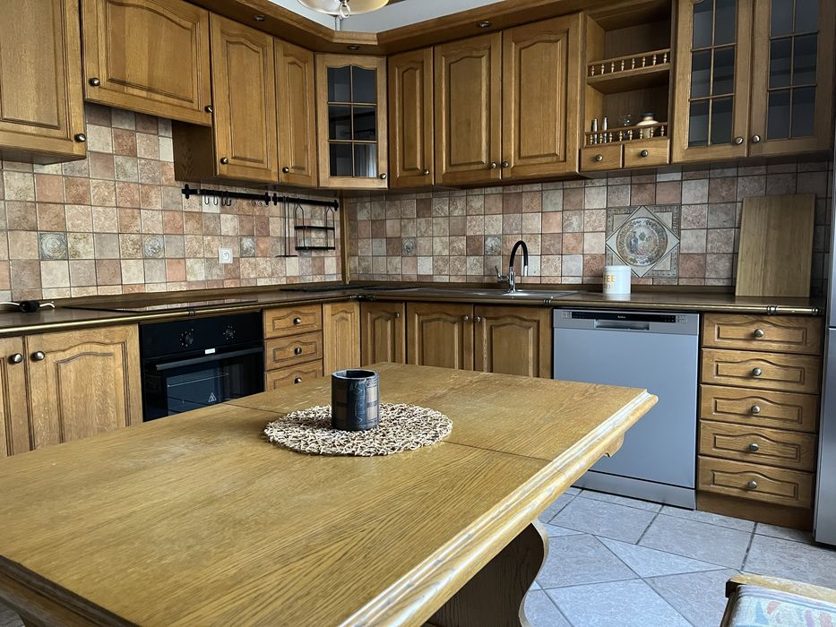 Wynajem mieszkania(bezczynszowe, ciche) 101m2+balkon+podwórko, blisko Szpital