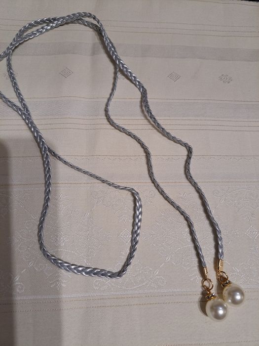 Srebrny ozdobny pasek