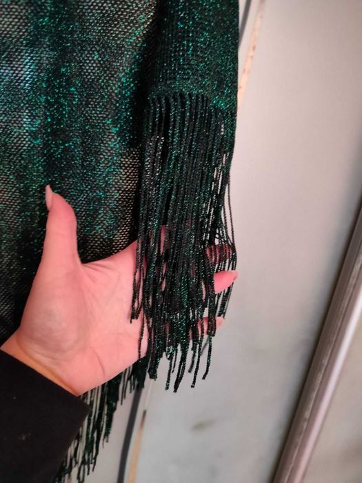 Велика косинка підійде як тренувальна для танців, або як палантін