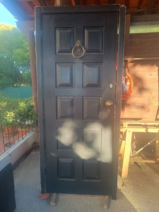 Porta mogno com fechadura