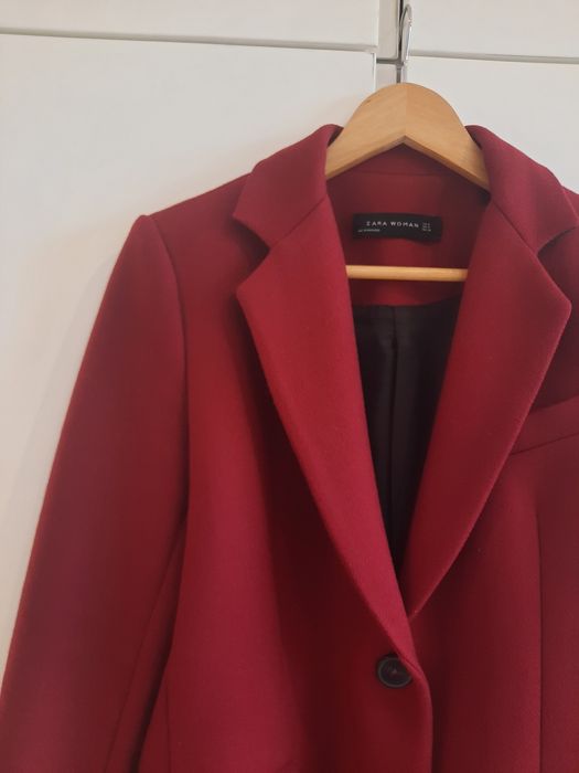 Sobretudo vermelho de fazenda da Zara