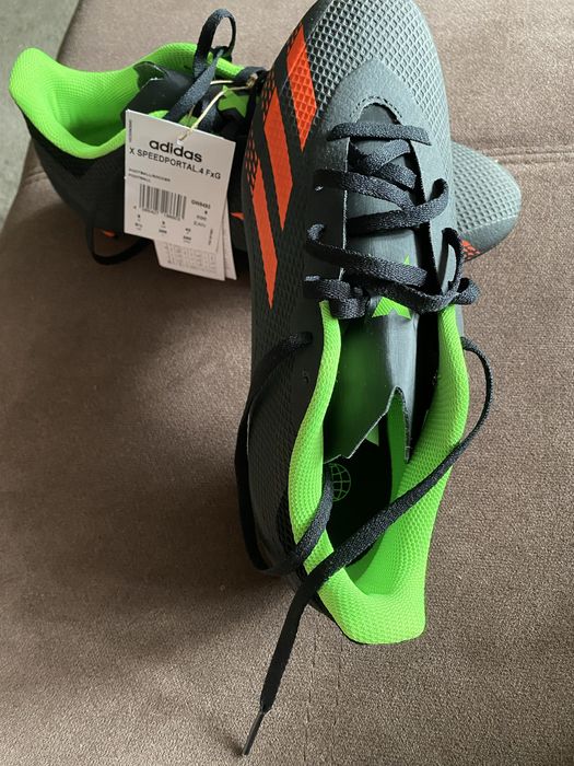 Продам футбольне чоловіче взуття Adidas