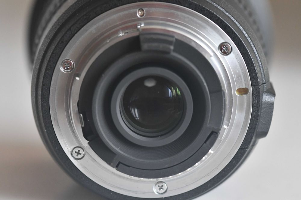 Об'єктив Nikon Nikkor AF-S 12-24mm 1:4 G ED