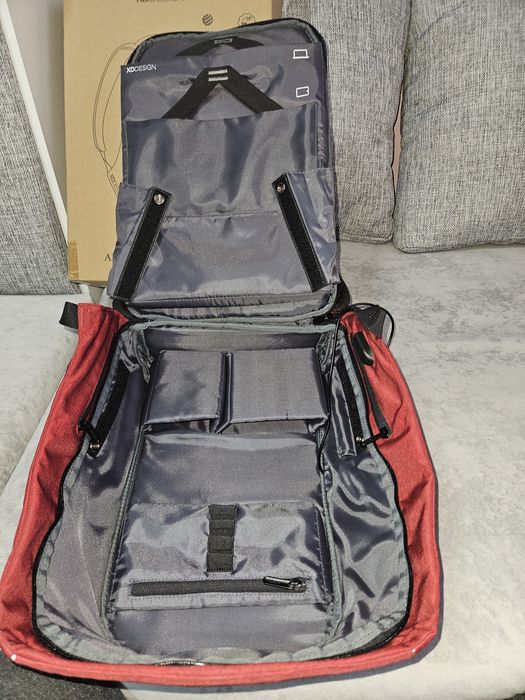 Оригінальний антивандальний рюкзак Xd design Bobby.  P705.544