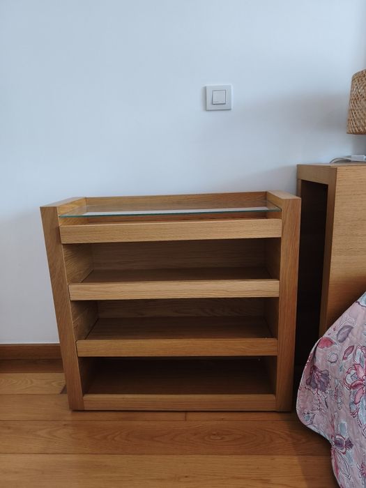 Cabeceira Malm com efeito de mesas de cabeceira