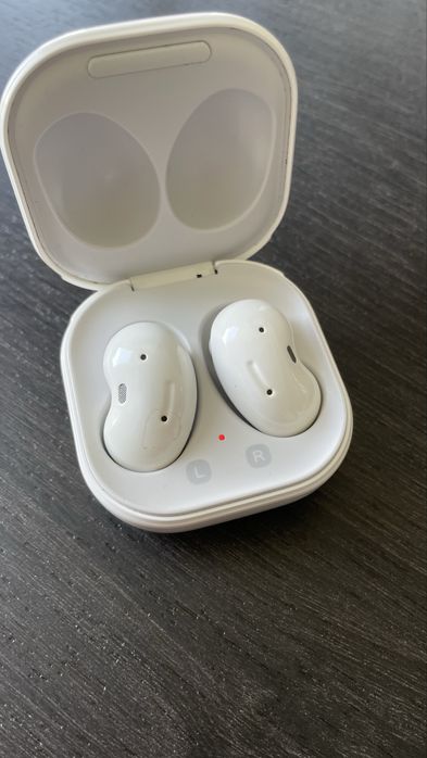 Навушники Samsung Galaxy Buds Live