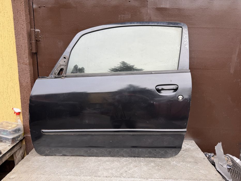 Дверь водителя Митсубиси кольт 08 mitsubishi colt