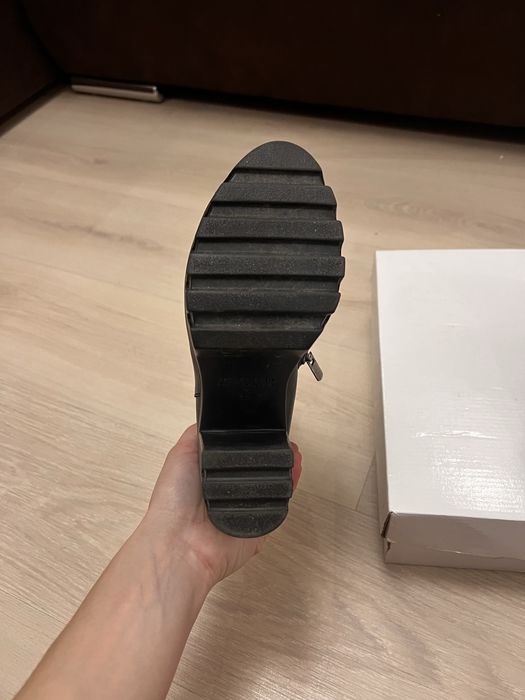 Зимове жіноче взуття