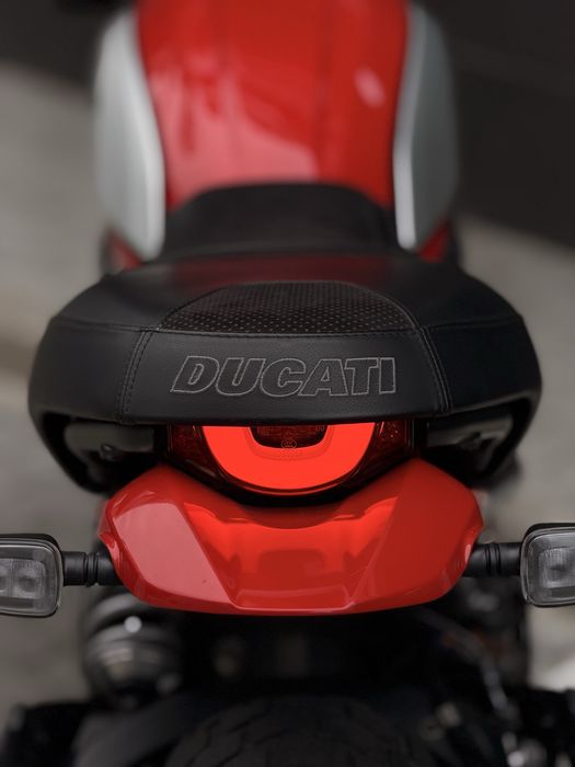 DUCATI SCRAMBLER 800 - Como Nova!