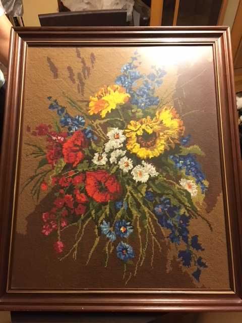 Quadro com flores, bordado em ponto gobelin/ NOVO PREÇO
