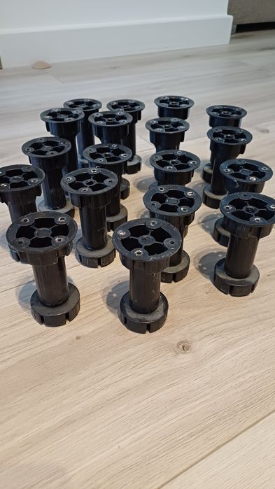 Nóżki do mebli kuchennych 18 sztuk