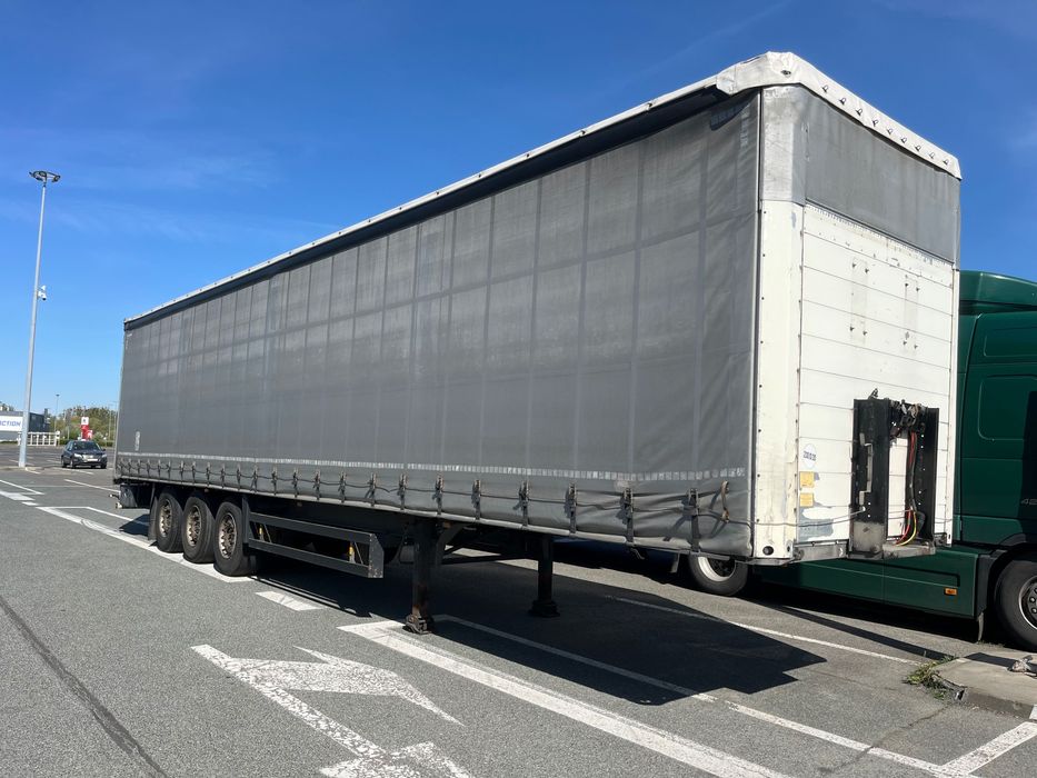 Schmitz CargobullS01.Podnoszona oś
