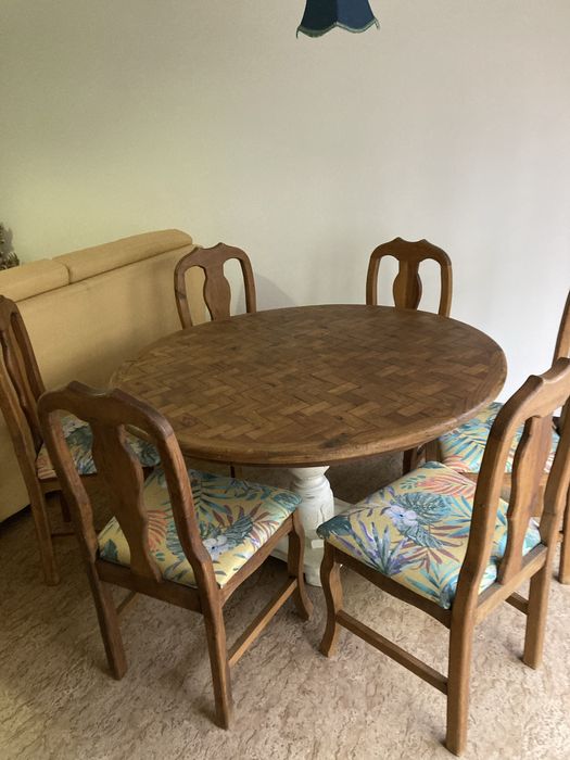 Mesa refeiçoes + cadeiras