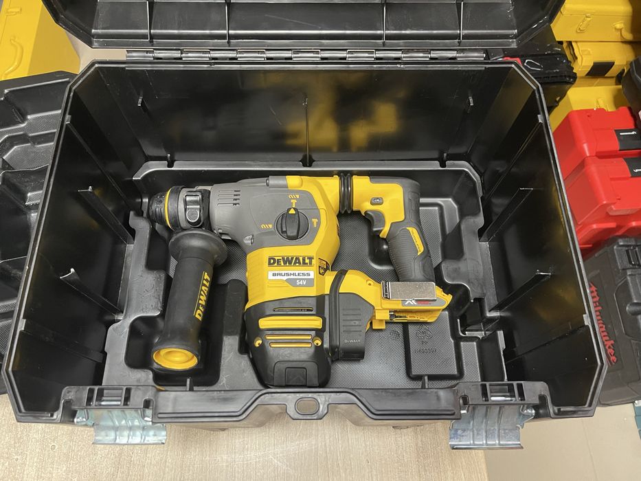 Dewalt DCH333 / безщітковий перфоратор Девольт FlexVolt