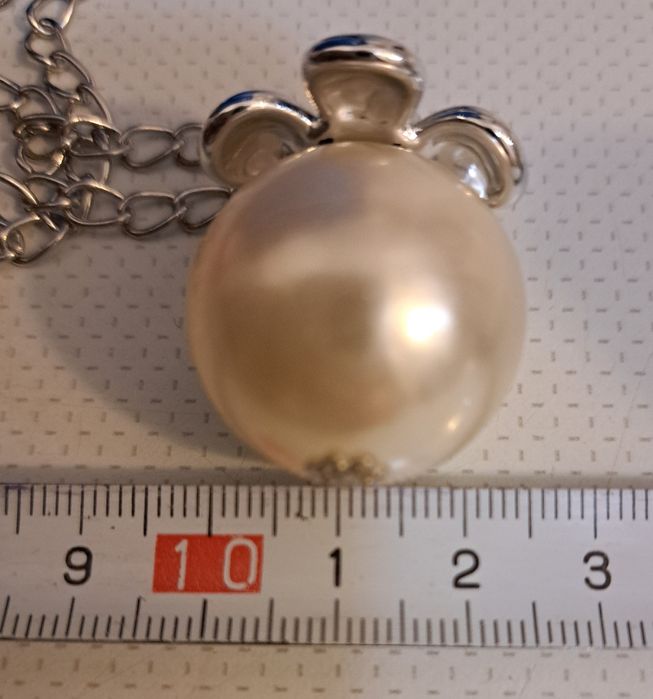 Naszyjnik z dużą perłą