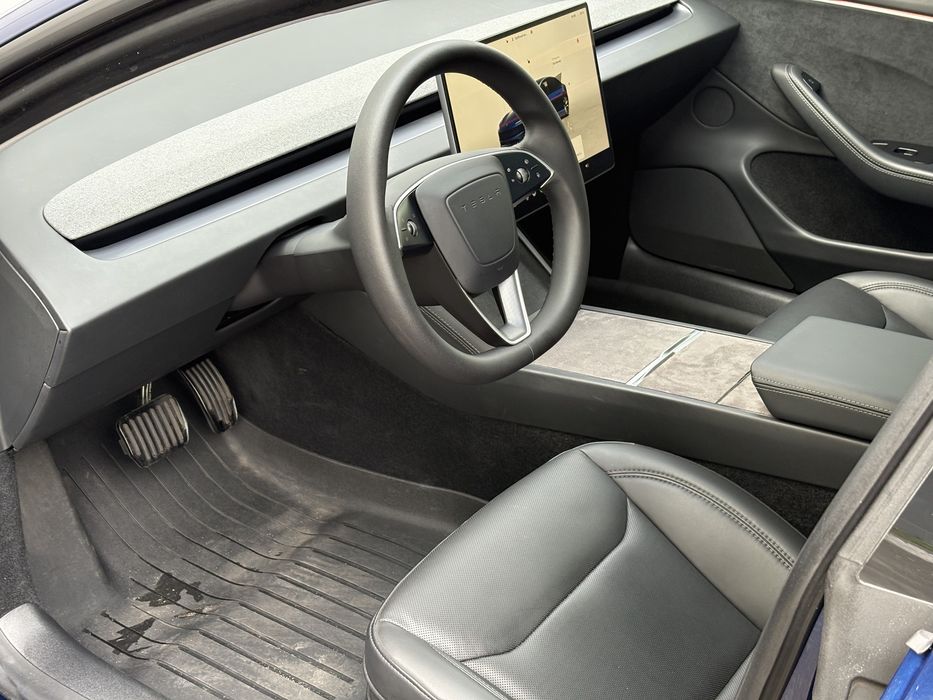 Tesla Model 3 2024 VIN 5YJ3E1EB9RF818890 фото оголошення 5 з 8