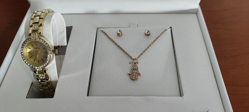 Conjunto relógio, colar e brincos, novo.