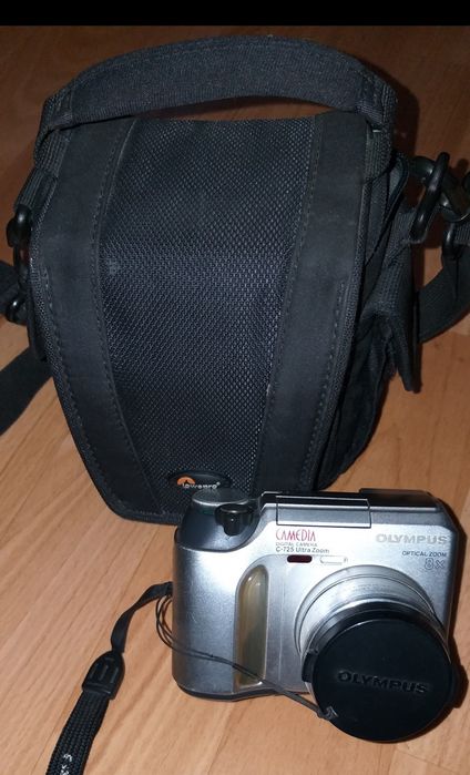 Продам цифровий фотоапарат OLYMPUS. Вживане. 2004 р.