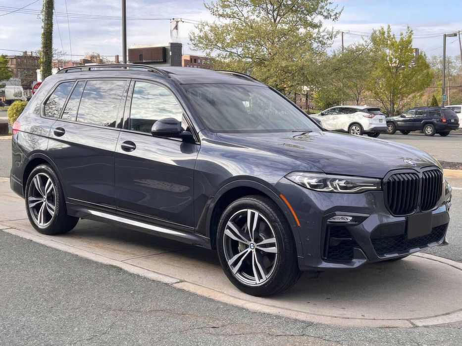 BMW X7      2020