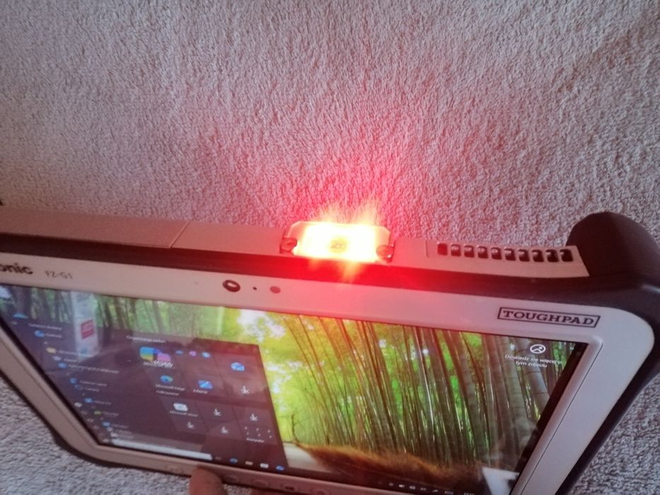 Panasonic Toughpad FZ-G1 MK3 i5-5 gener
4GB 128GB SSD 
Windows 10/11 4