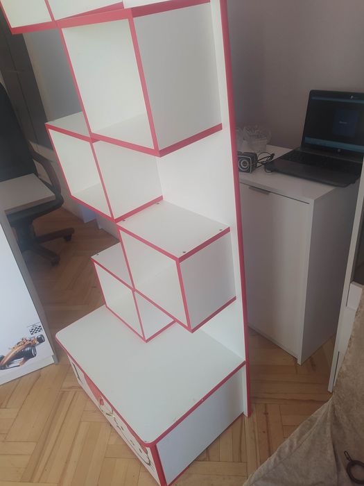 Продам стелаж для дитячої кімнати