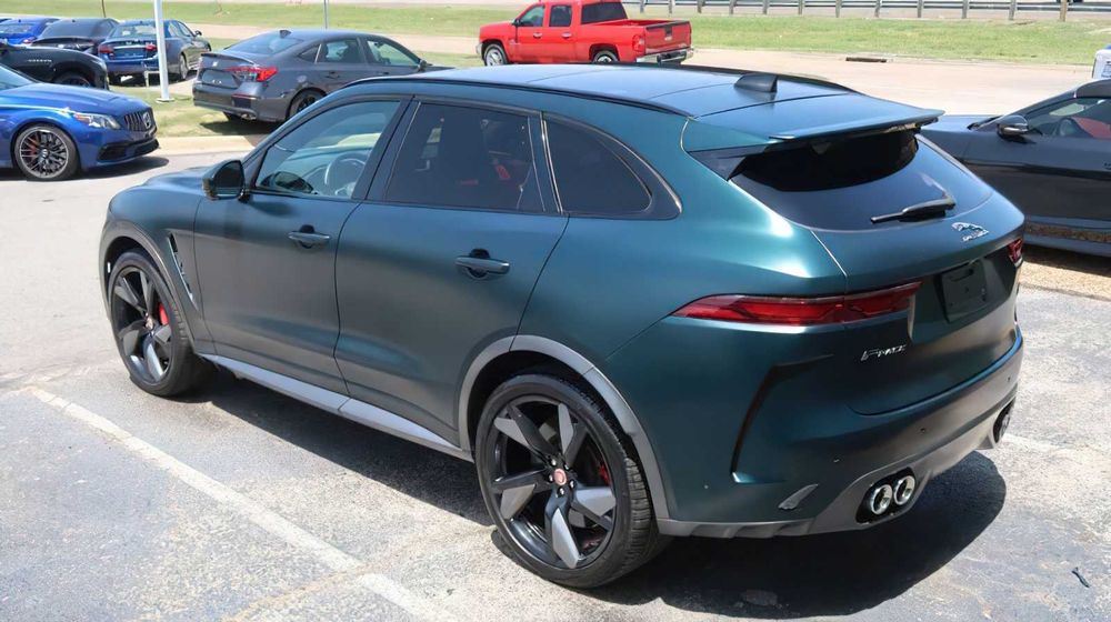 Jaguar F-PACE SVR      2022