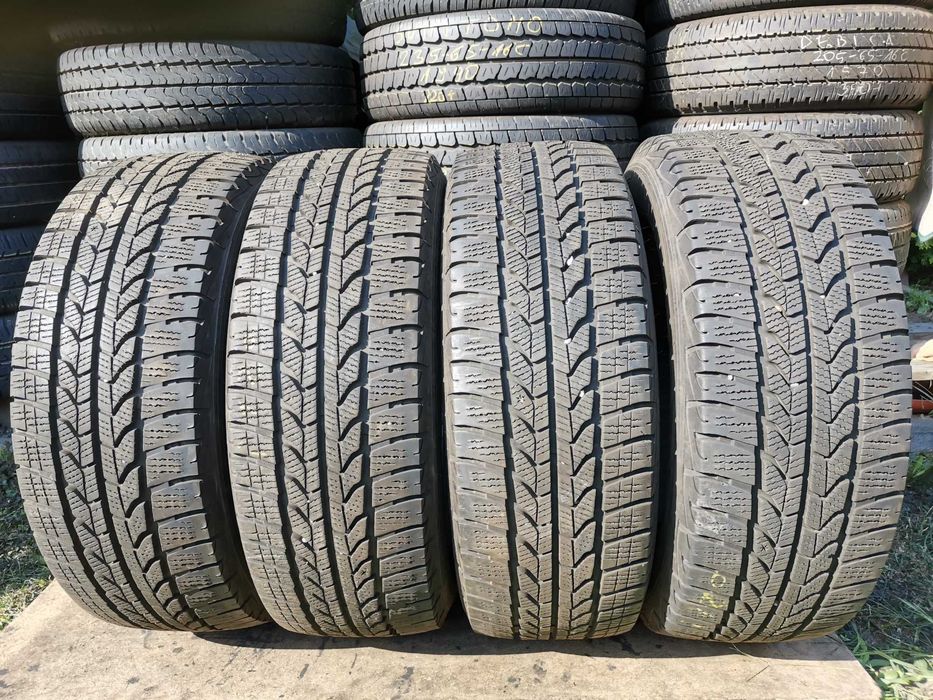 bus zima 235/65/16C Goodyear UltraGripp Cargo z 2025r 4szt