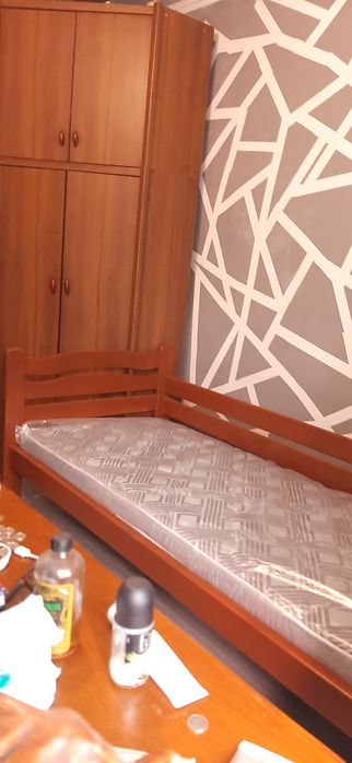 Одномесная деревянная кровать