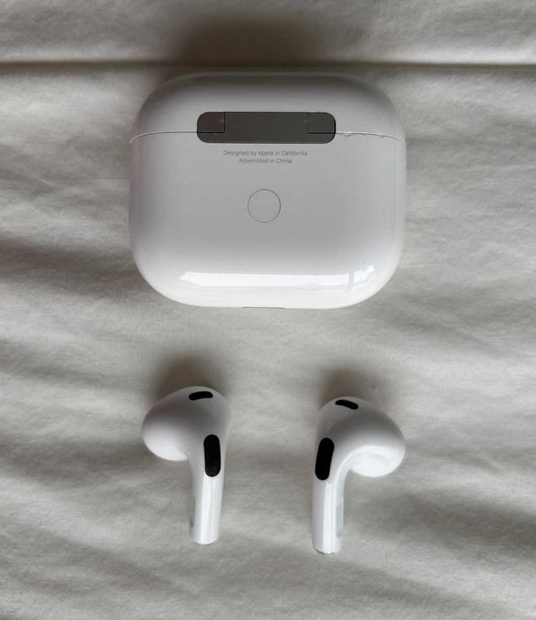 Apple AirPods (3ª Geração) em bom estado!