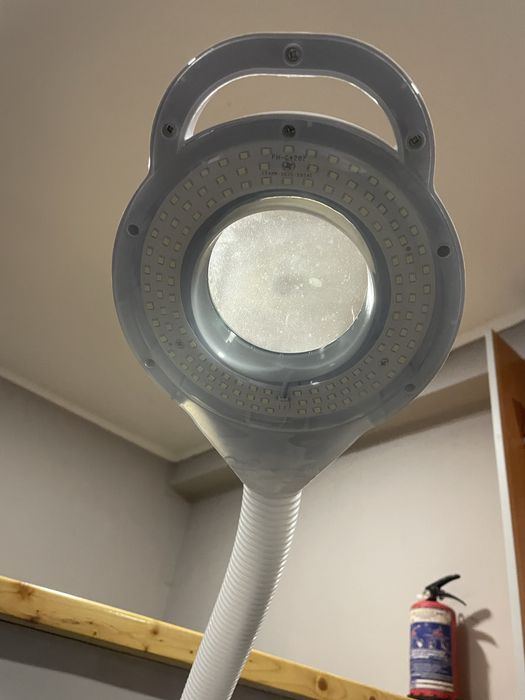 Продам. Лампа-лупа