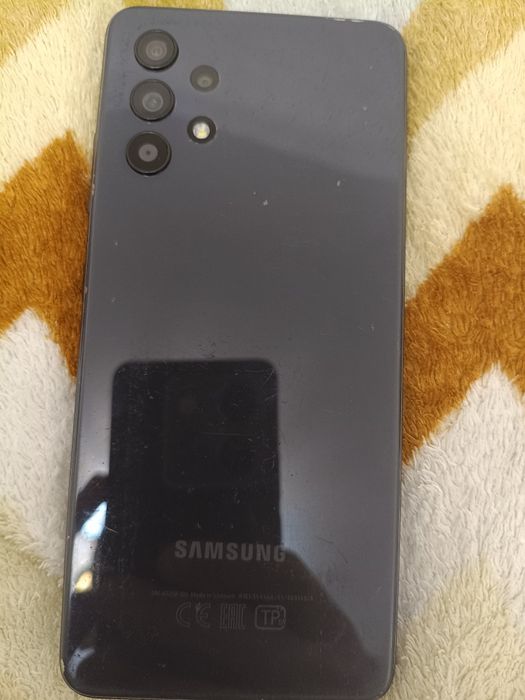 Продам власний смартфон Samsung Galaxy A32 у найвдалішій модифікації — 128 ГБ вбудованої пам'яті та 4 ГБ оперативної