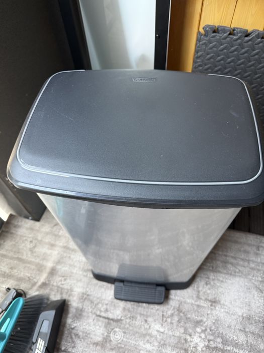 Kosz na smieci curver 50L srebrny