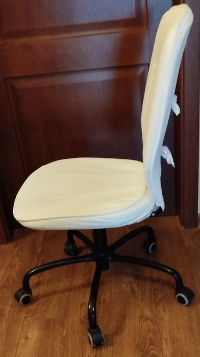 Ikea biale krzesło do biurka obrotowe ze zdejmowanym pokryciem, Wawa