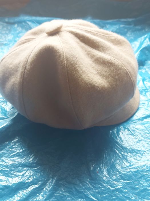 Beret z daszkiem damski beżowy