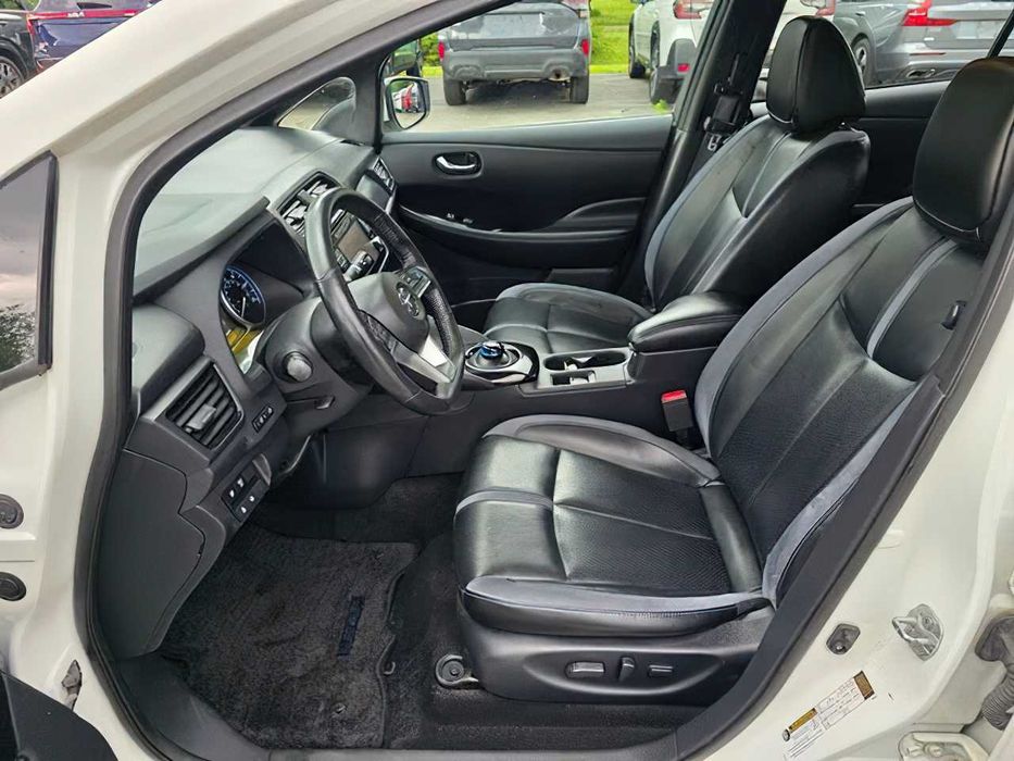 Nissan LEAF SV      2018