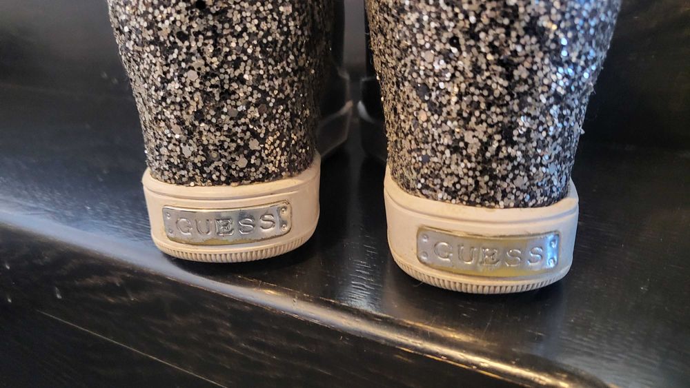 Sneakersy GUESS r.37 srebrne