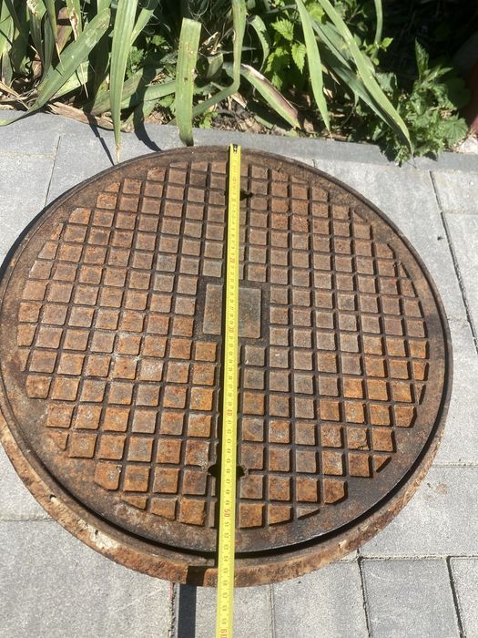 Właz pokrywa do szamba studni żeliwna 54.5.5.5 cm