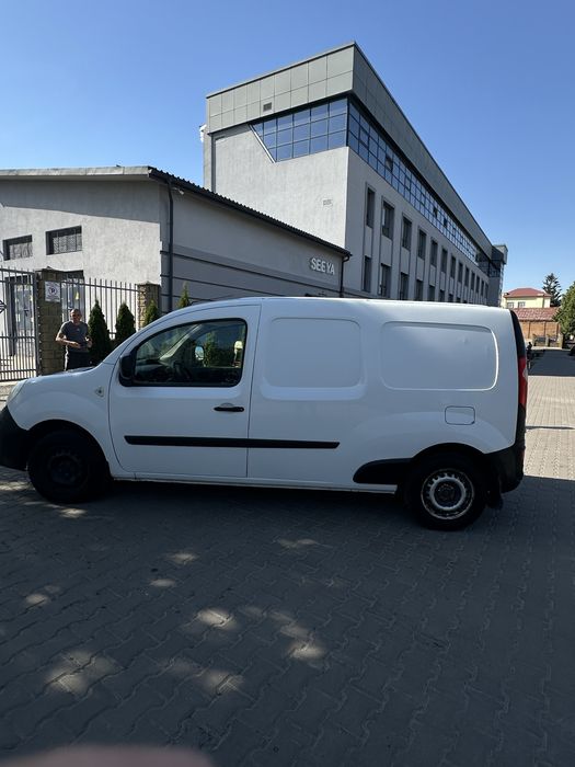 Машина renault kangoo