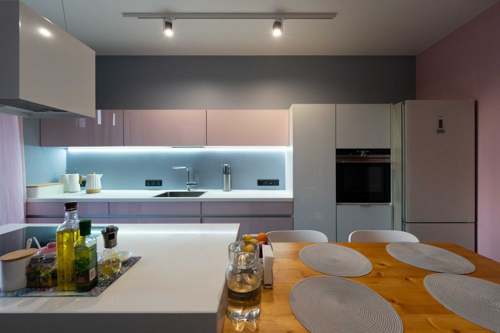 Продаж котеджу з ремонтом на вулиці Роксоляни!